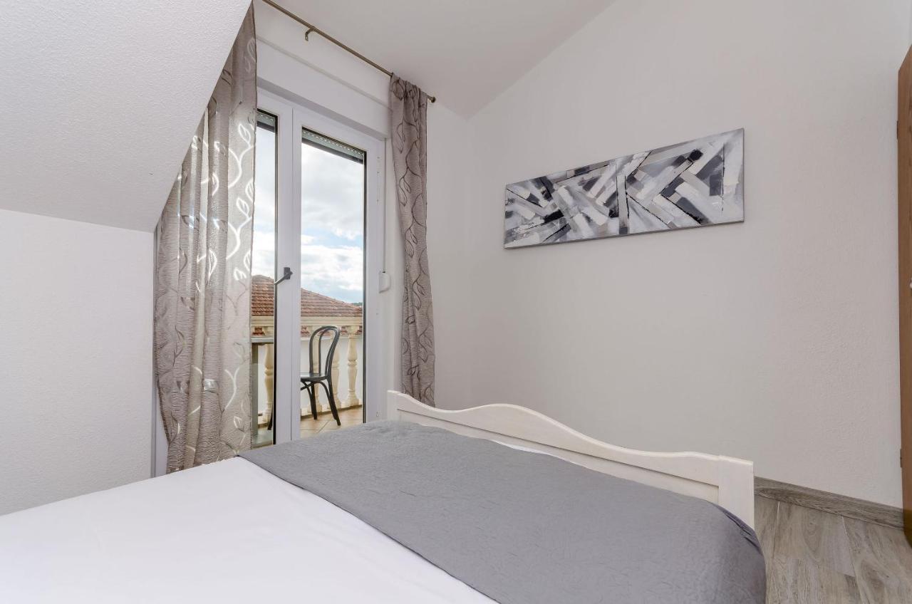 Apartments Marina Trogir Exterior photo